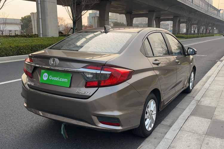 Honda Greiz 2015 car image #8