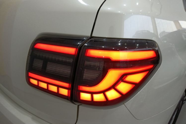 Nissan 2019 #8 Nissan 2019 car image #8