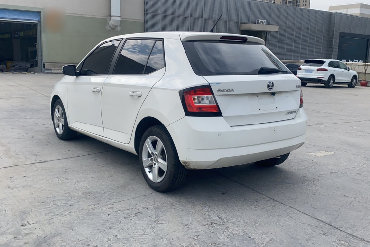 Skoda Fabia 2019 car image #8