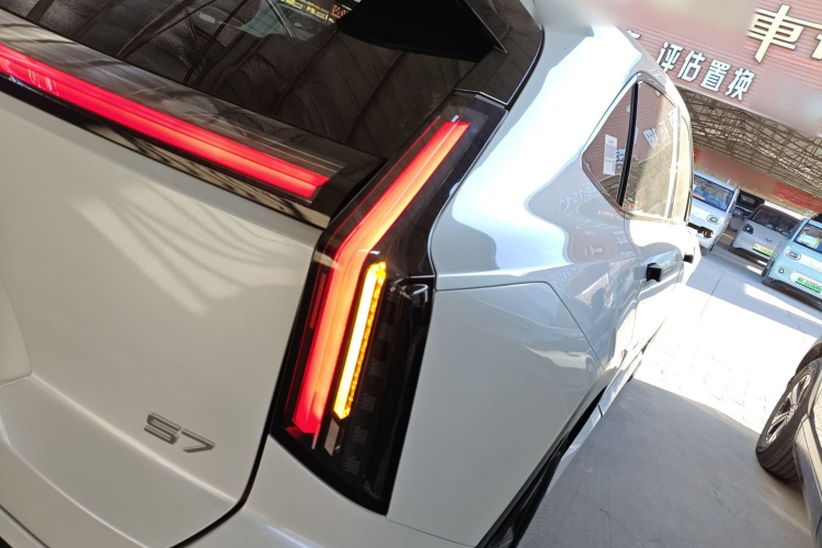 Honda S7 2025 car image #8