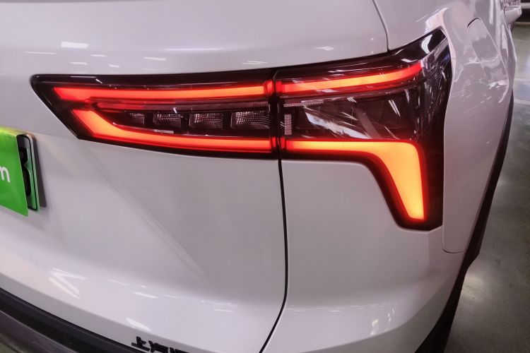 Chevrolet Equinox Plus 2025 car image #8