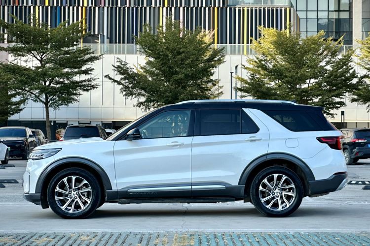 Ford Explorer 2022 car image #8