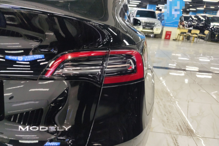 Tesla Model Y 2021 car image #8