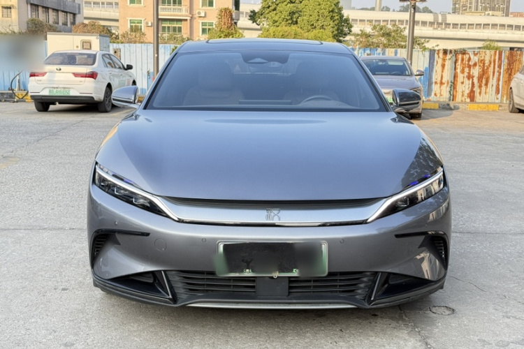 BYD Han 2023 immagine di auto #8