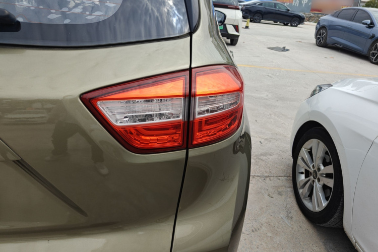 Changan CS15 2017 صورة سيارة #8