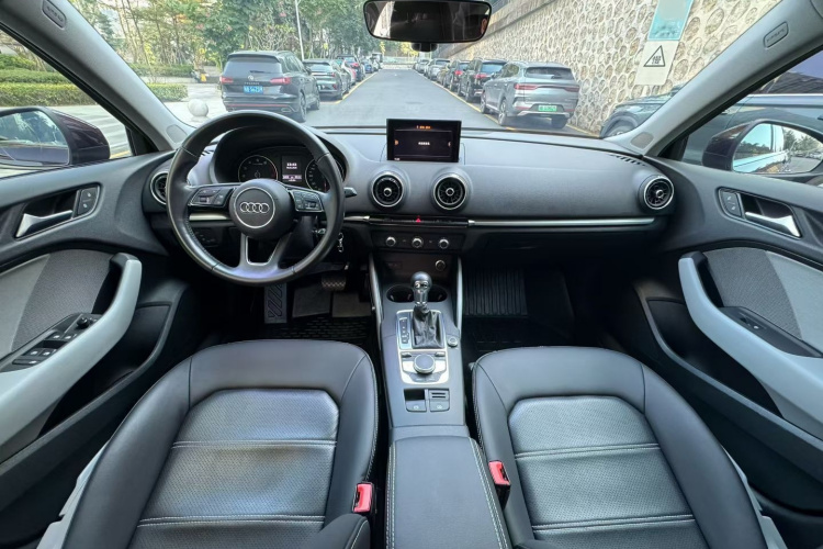 2018 immagine di auto #8