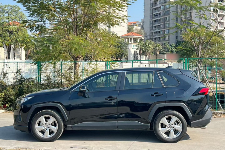 Toyota RAV4 2021 #8 Toyota RAV4 2021 car image #8