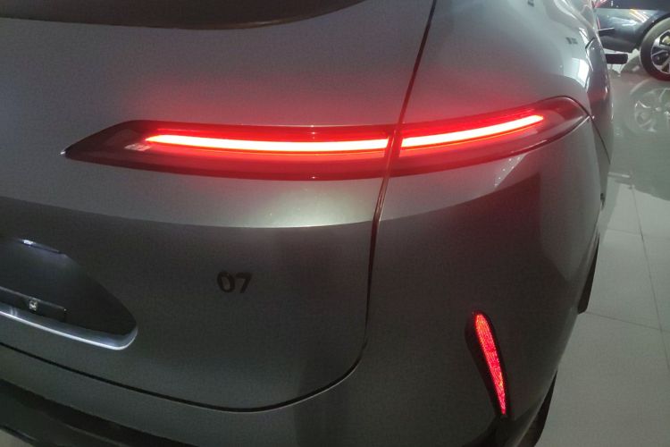 Avatr 07 2024 car image #8