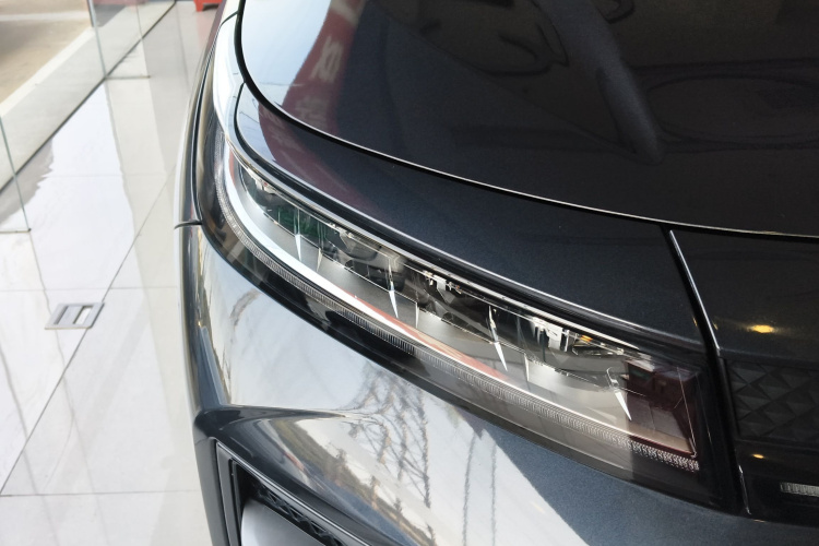 Exceed Chasing Wind C-DM 2023 #8 Exceed Chasing Wind C-DM 2023 car image #8