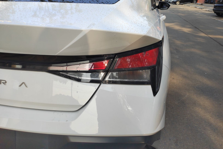 Hyundai Elantra 2024 car image #8