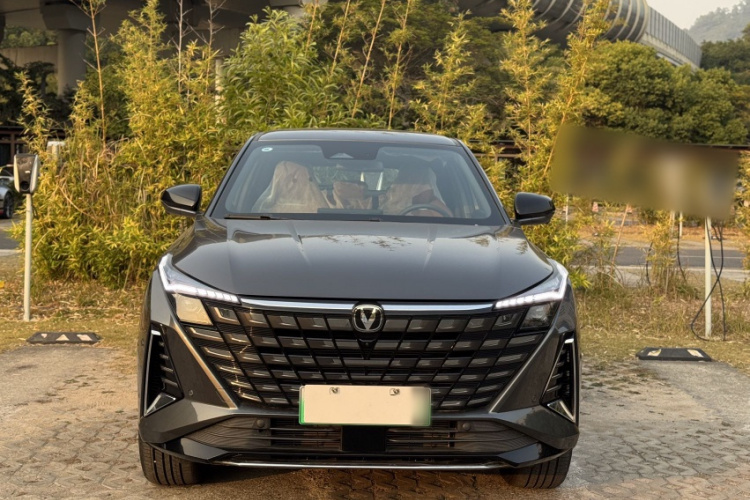 Changan UNI-Z PHEV 2025 car image #8