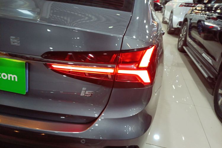 Roewe i5 2021 #8 Roewe i5 2021 car image #8