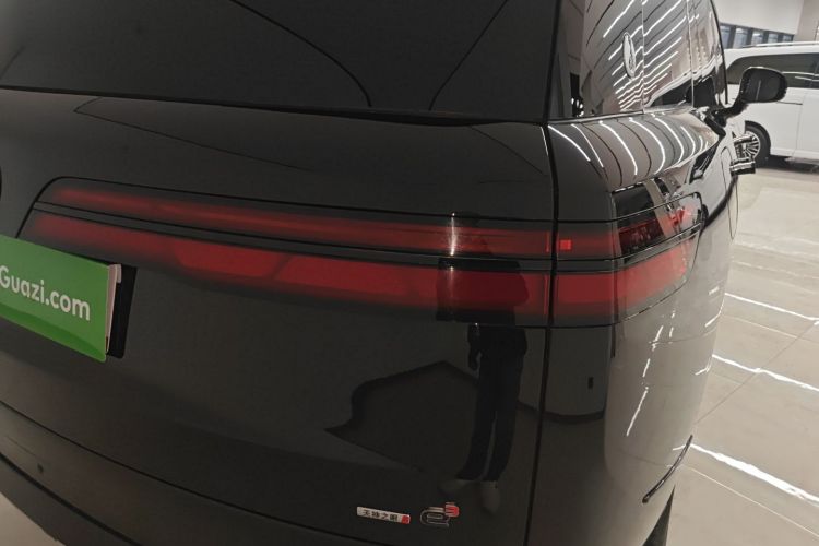 Denza N9 2025 car image #8