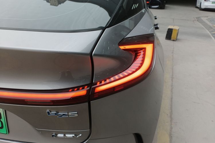 Toyota bZ5 2025 #8 Toyota bZ5 2025 car image #8