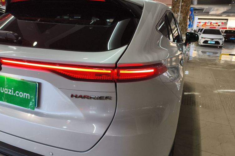 Toyota Harrier 2023 car image #8