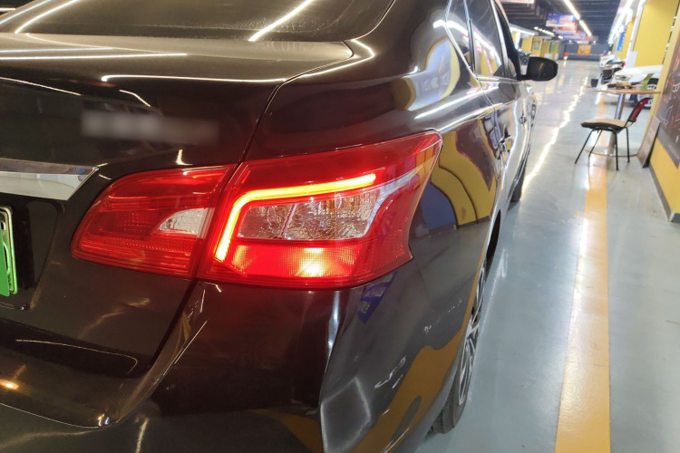 Nissan 2020 car image #8