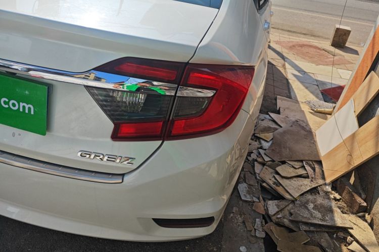 Honda Greiz 2017 صورة سيارة #8