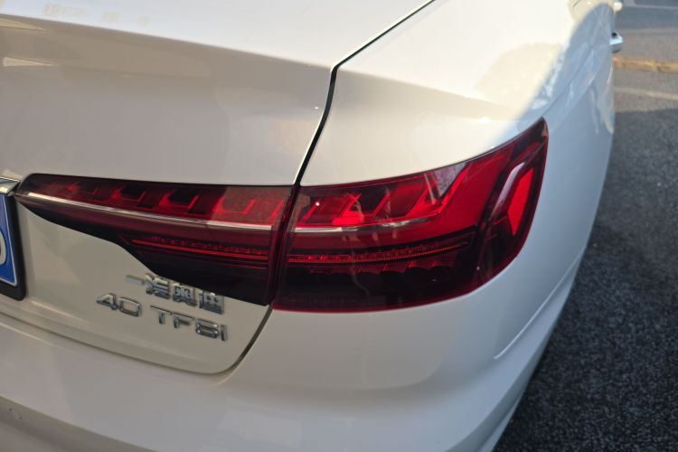 Audi A4L 2023 car image #8