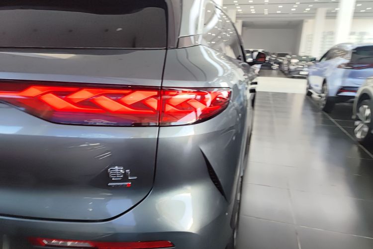 BYD Tang L 2025 صورة سيارة #8