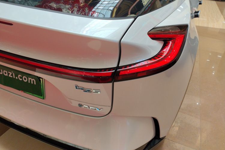 Toyota bZ5 2025 car image #8
