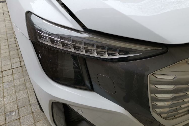 Audi Q5 e-tron 2022 immagine di auto #8