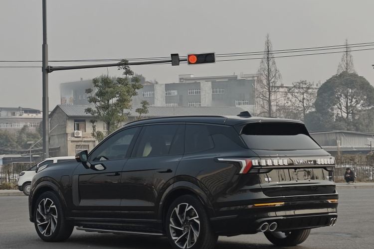 Lynk & Co 09 EM-P 2022 car image #8