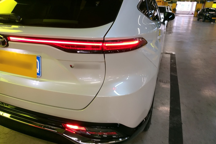 Toyota Venza 2024 صورة سيارة #8