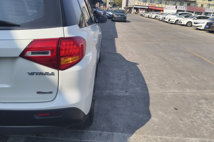 Suzuki Vitara 2016 car image #8