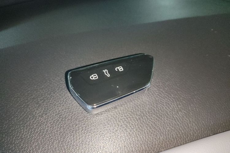 Volkswagen ID.4 X 2022 #8 Volkswagen ID.4 X 2022 صورة سيارة #8