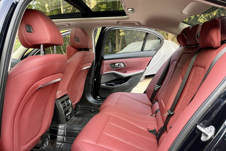 BMW i3 2023 car image #8