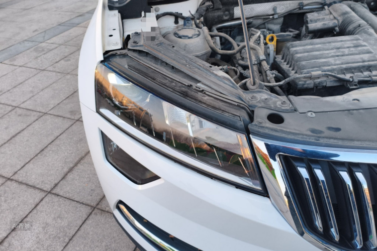 Skoda Karoq 2021 изображение автомобиля #8