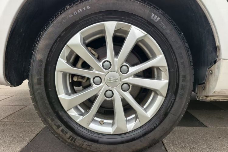 GEELY Emgrand 2021 car image #8