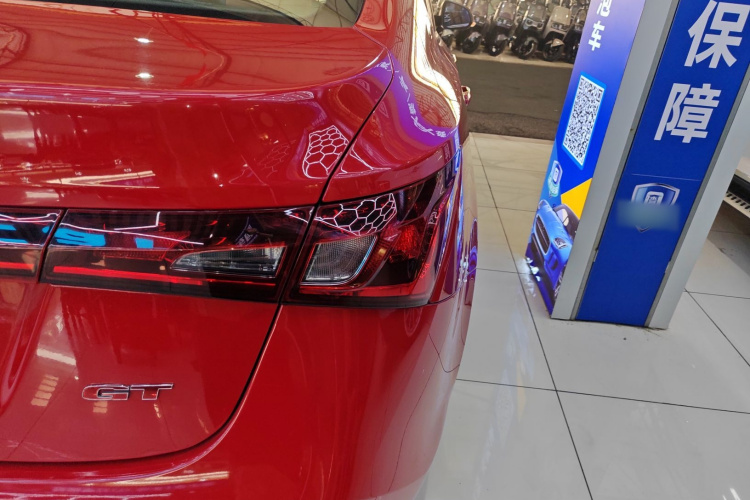 MG GT 2017 car image #8