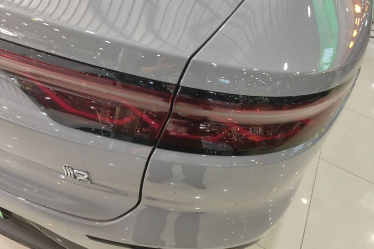 BYD Han 2024 car image #8