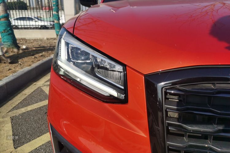 Audi Q2L 2020 car image #8