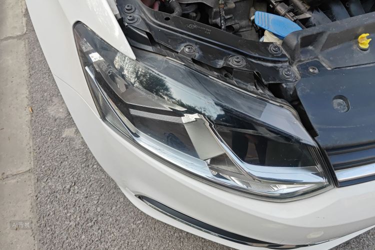 Polo 2015 car image #8