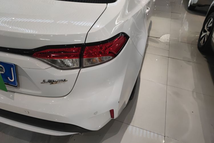 2022 car image #8