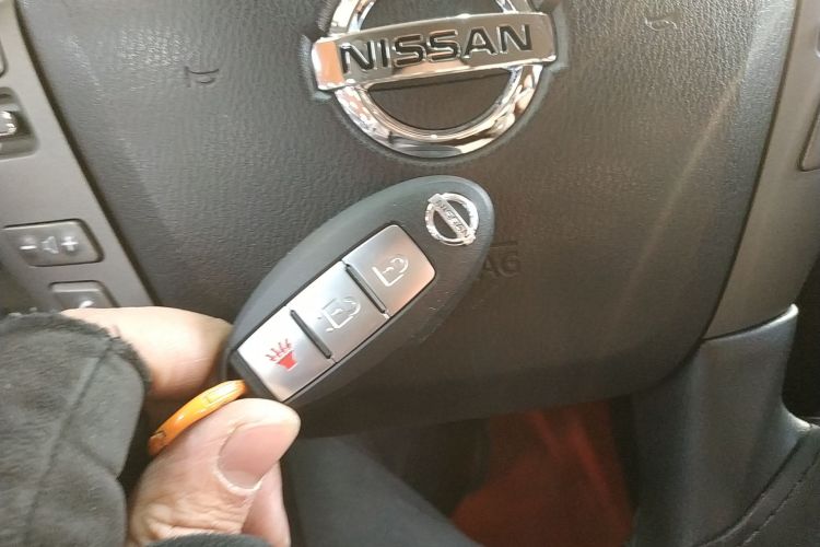 Nissan 2019 car image #8