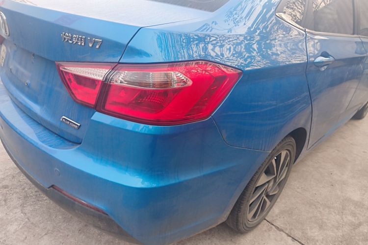 Changan Alsvin V7 2017 #8 Changan Alsvin V7 2017 car image #8