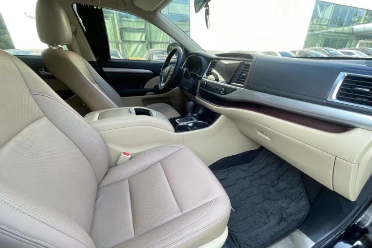 Toyota Highlander 2017 car image #8