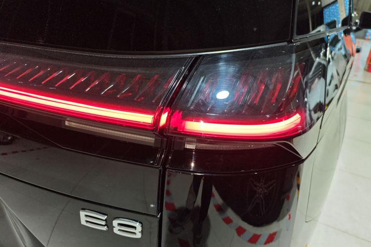 GAC Trumpchi E8 New Energy 2023 imagen de coche #8