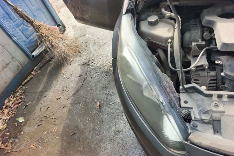 Ford Fiesta 2015 car image #8