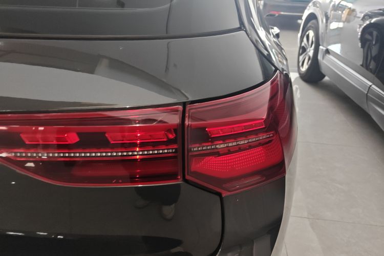 Volkswagen GolfGTI 2021 car image #8