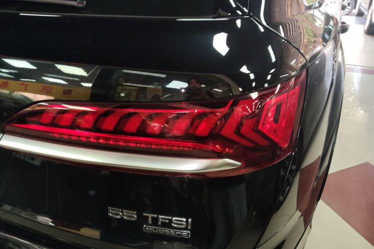 Audi Q7 2021 image de voiture #8