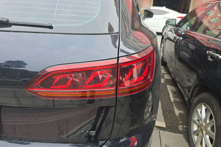 Volkswagen Touareg 2022 immagine di auto #8