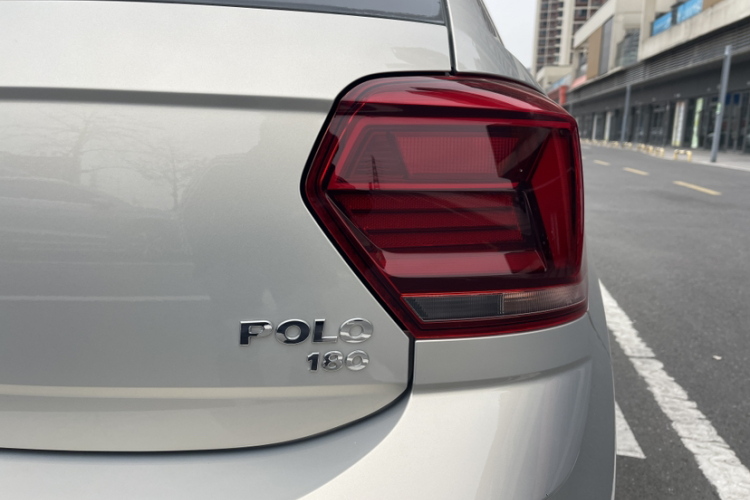 Volkswagen Polo 2019 car image #8