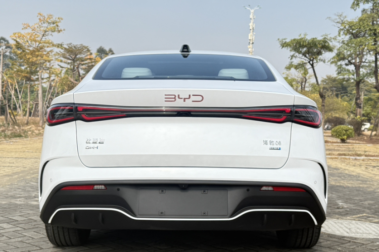 BYD Seal 06 New Energy 2025 car image #8