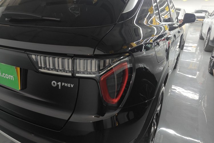 Lynk & Co 01 EM-P 2018 car image #8