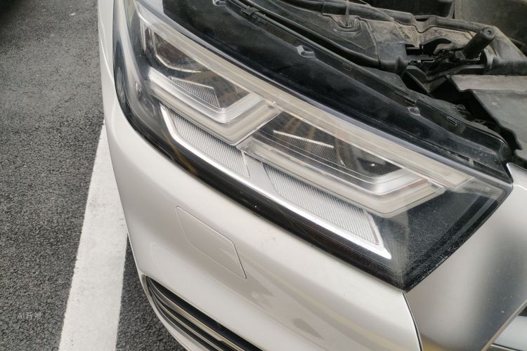 Audi Q5L 2019 car image #8