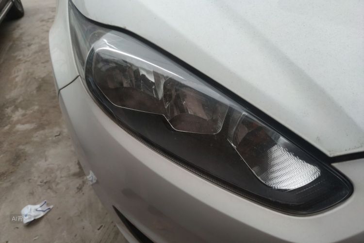 Ford Fiesta 2015 car image #8